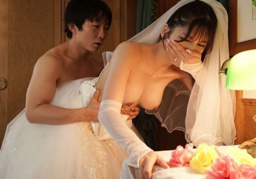 Cô dâu gặp lại tình cũ tranh thủ địt lại trước giờ hôn lễ